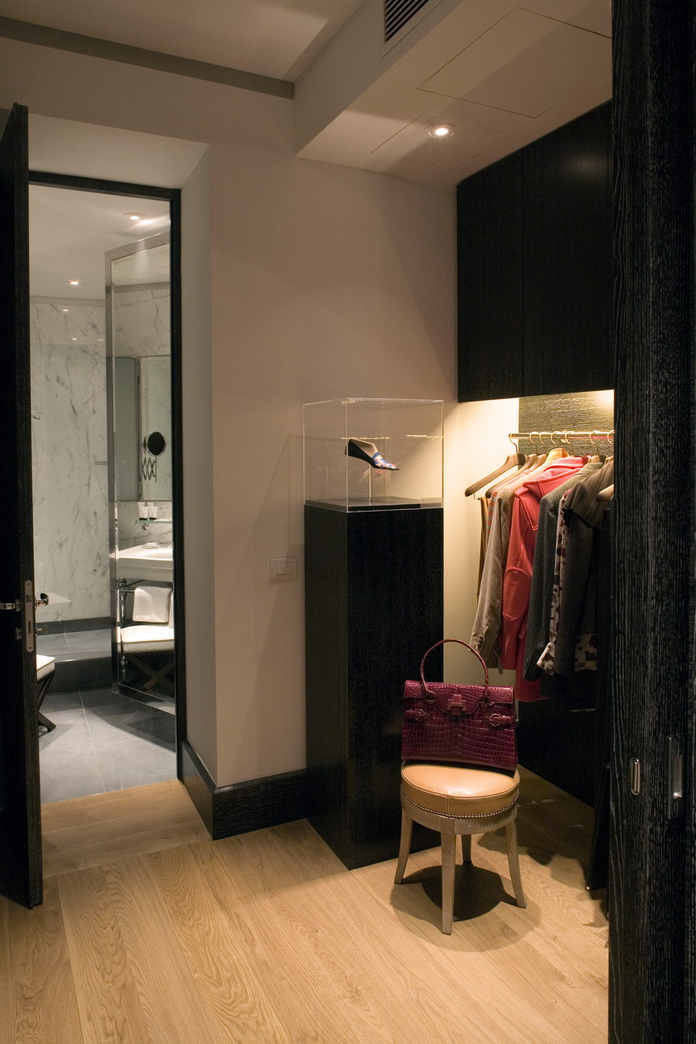 Poro Room Details 00028