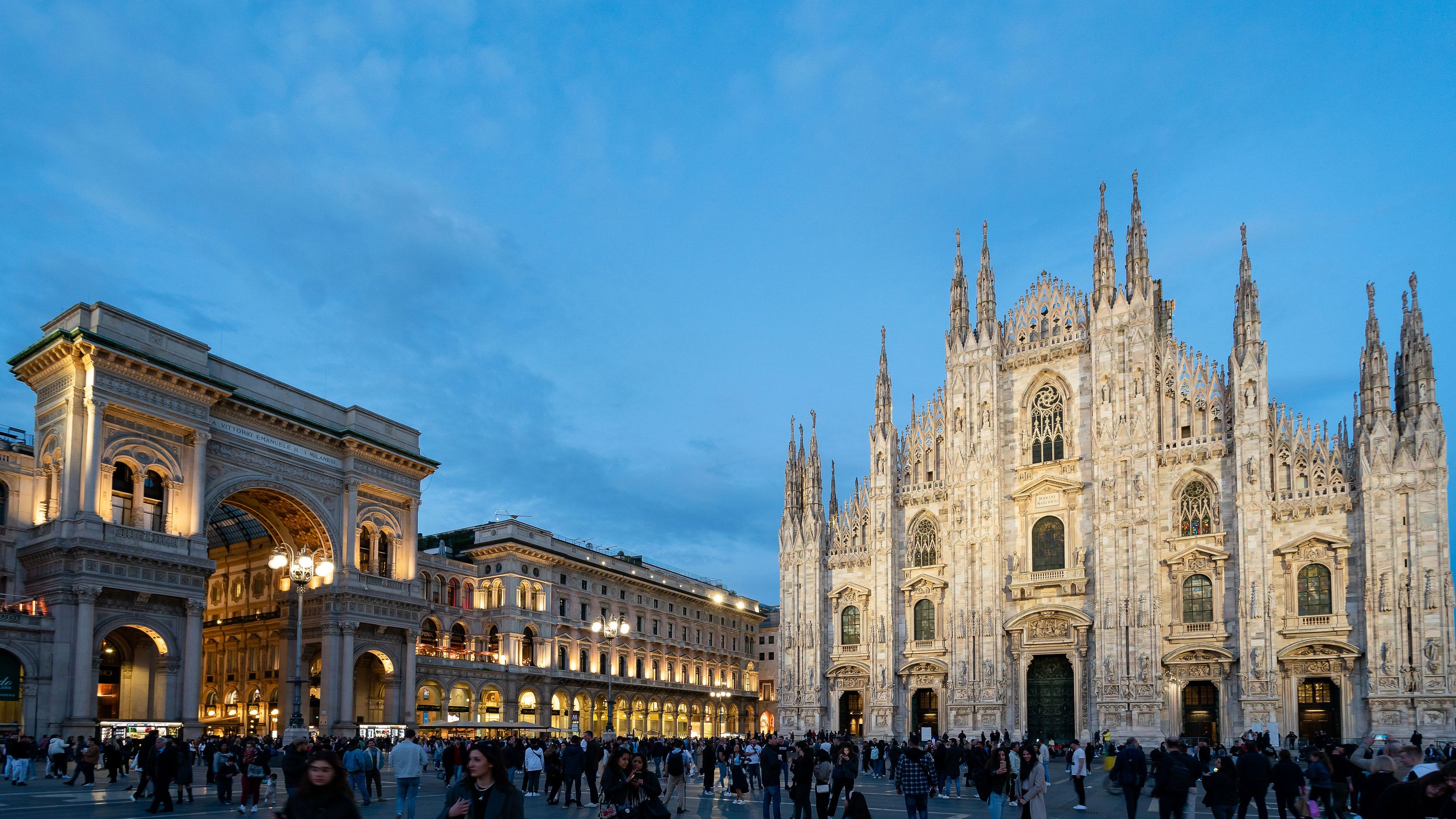 Piazza Portrait Milano Specials