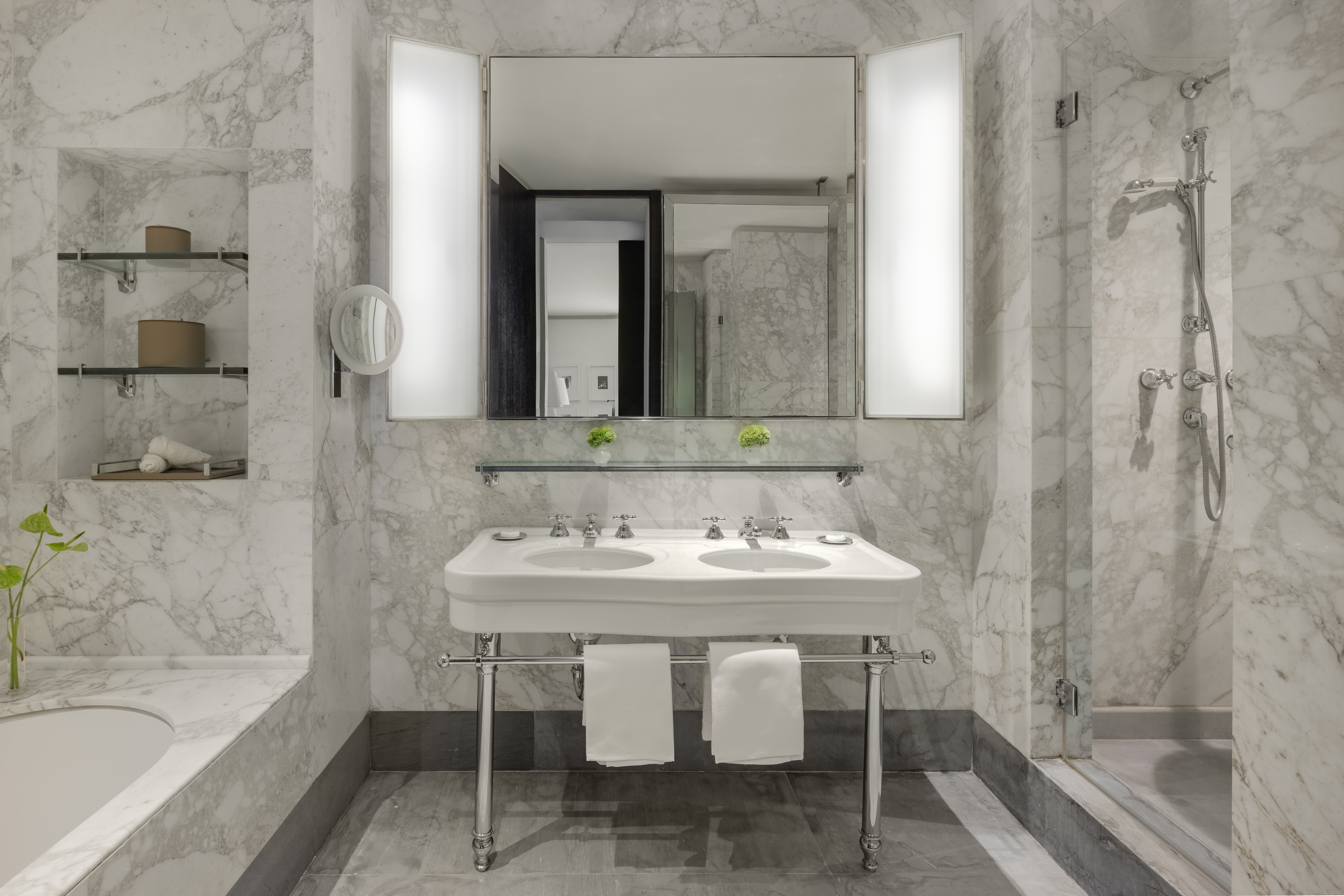 Poro Condotti Suite 433 00008