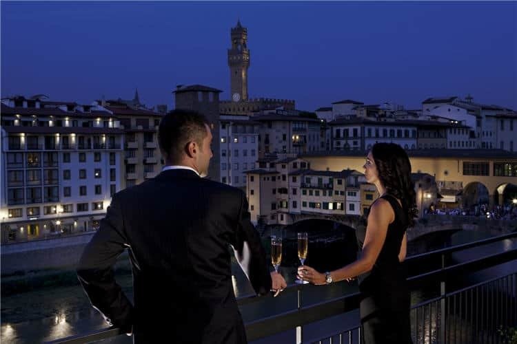 lungarnoCollection_hotelLungarno_RomanticView