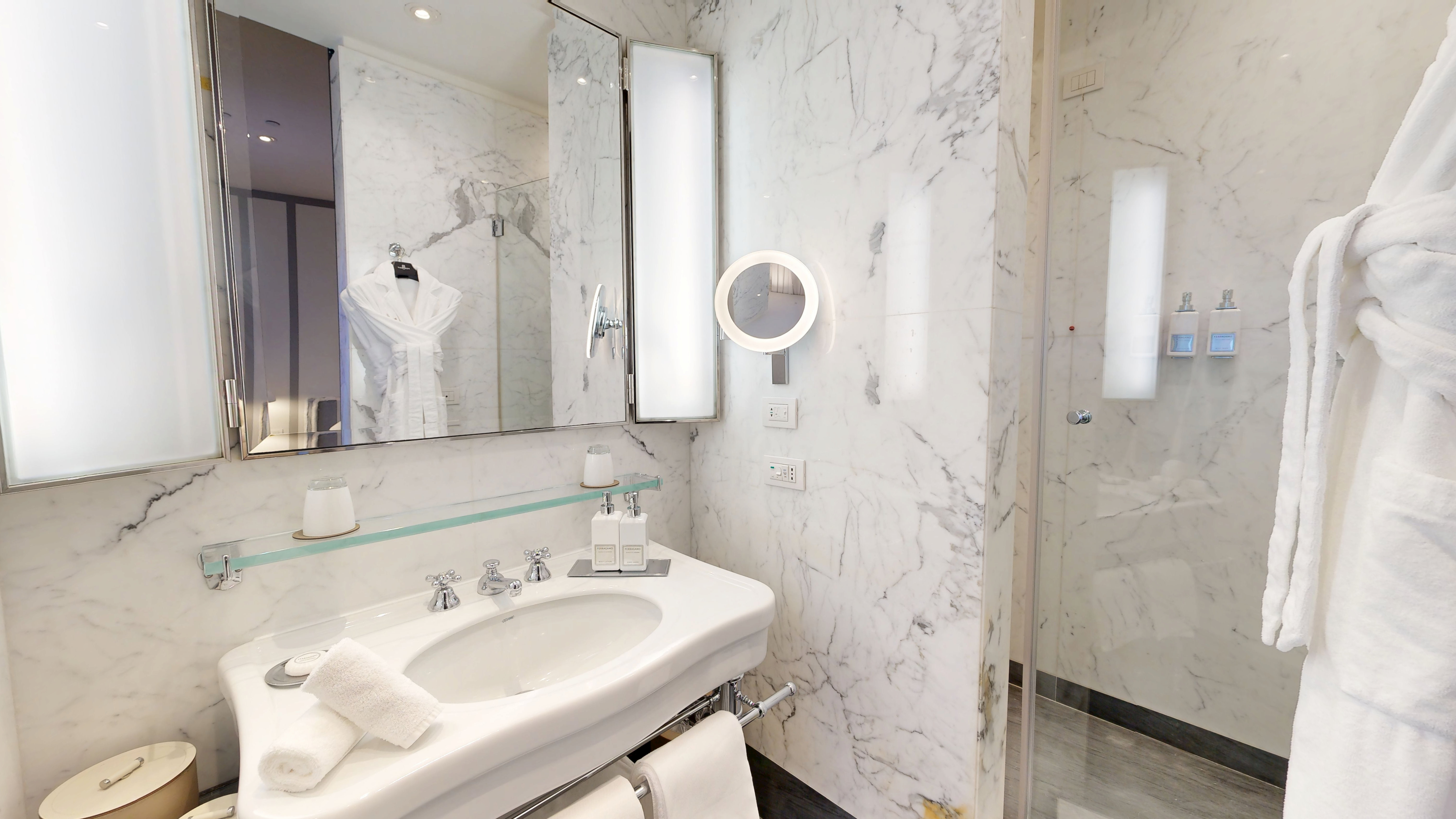 Poro Portrait Studio Bathroom