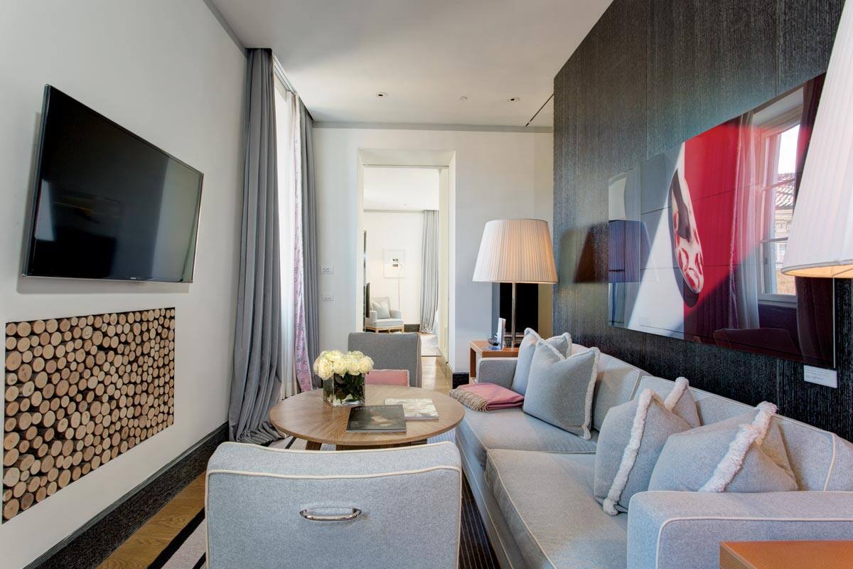 lungarnoCollection_portraitRoma_livingRoomPhotogallery1