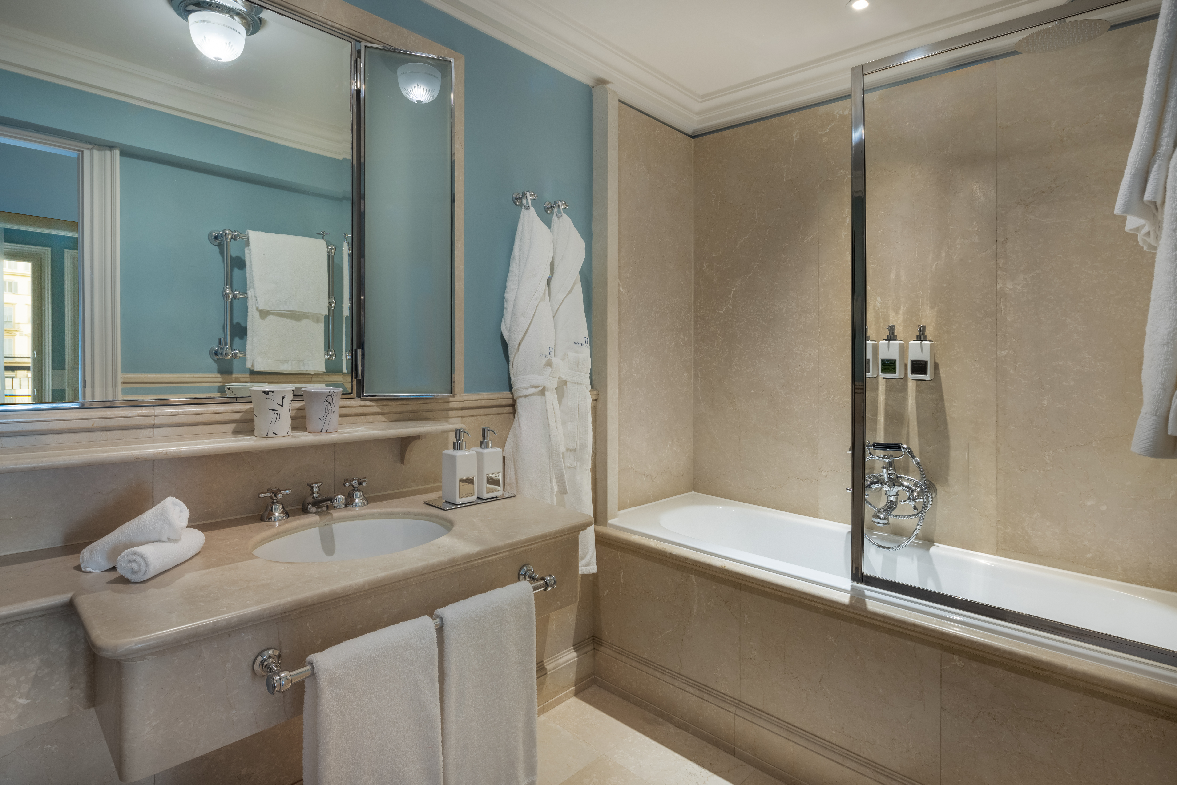 LUFI Studio Suite River View 212 00005 (1)